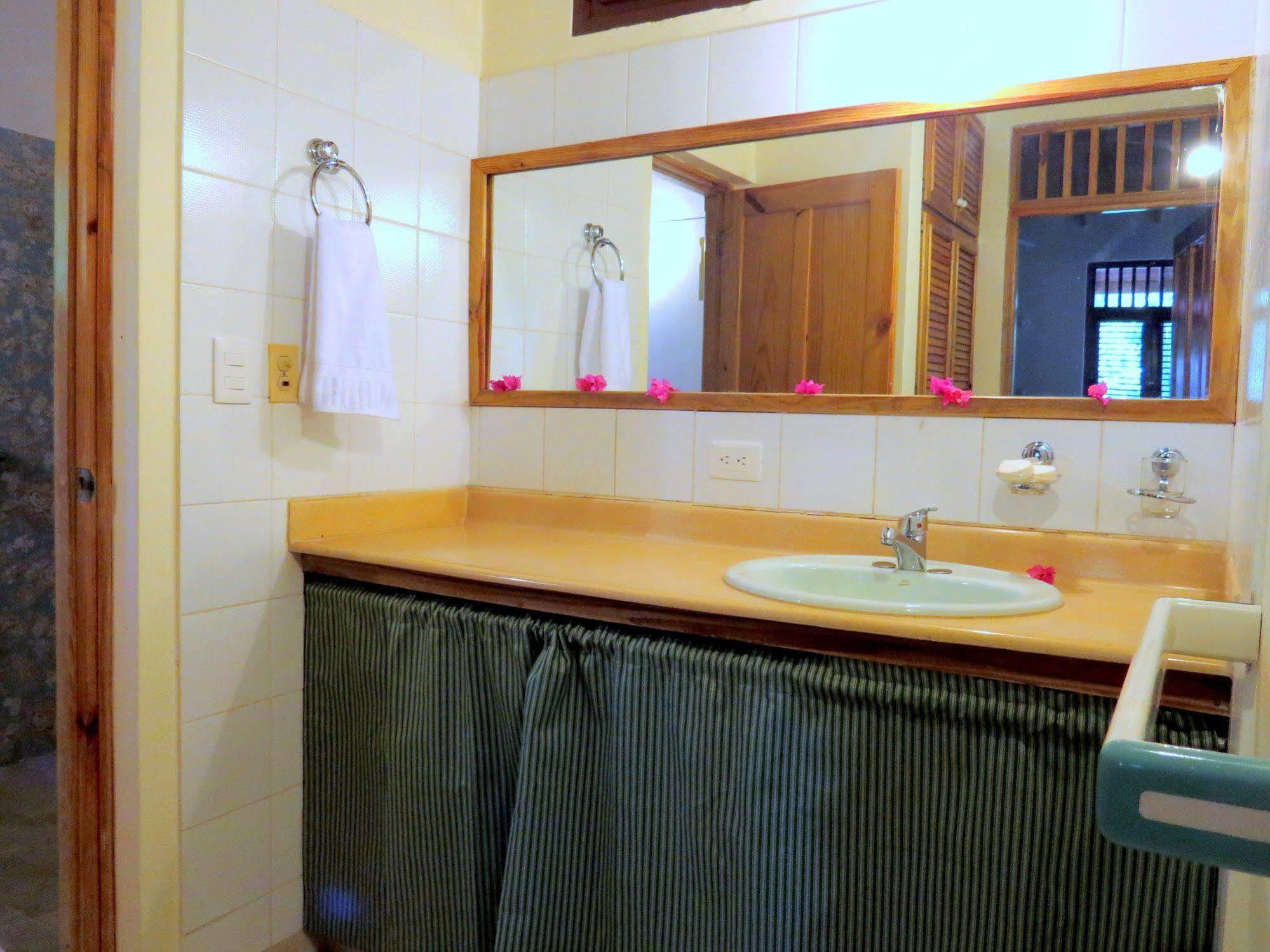 El Pelicano Apart-Hotel Las Galeras Dış mekan fotoğraf